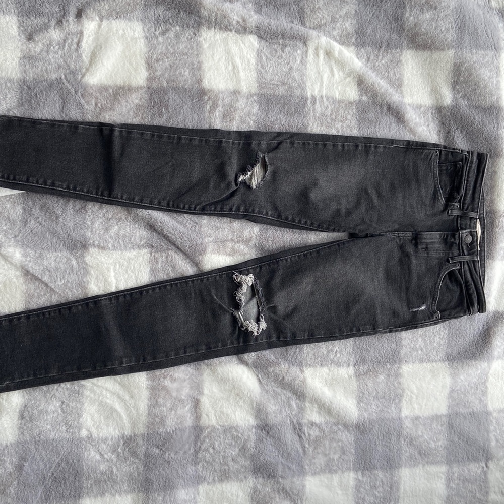 Levi’s high rise skinny Jean. Distressed look. Worn 1-3x